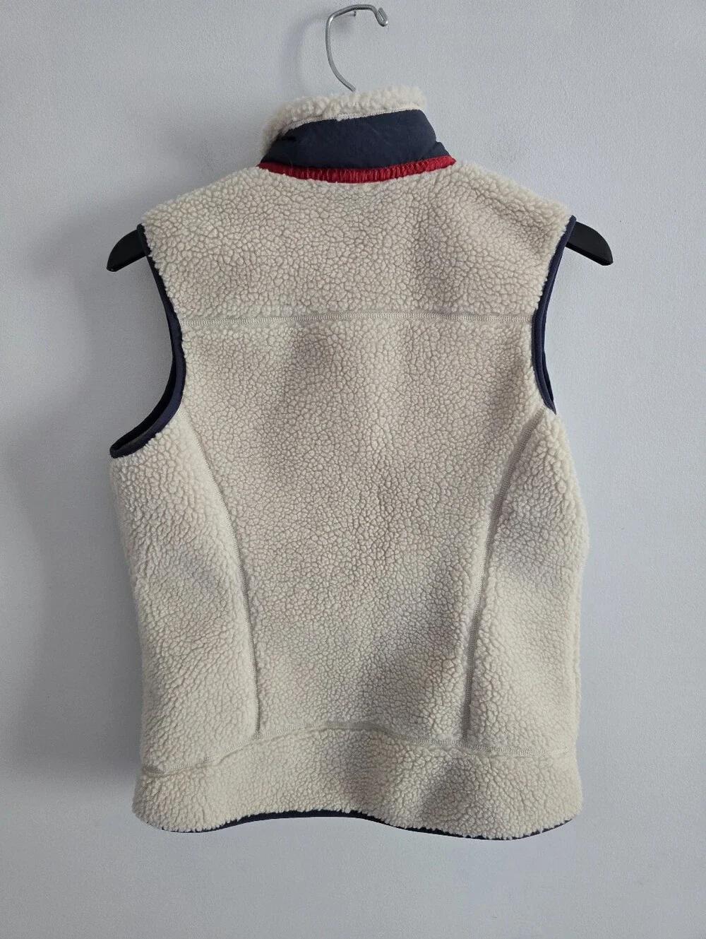 Patagonia Women's Classic Retro-X® Fleece Vest (M) - Picture 4 of 6